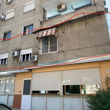 Apartamento Modern And Classic 2-Bedroom Unit Apt. In Tirana