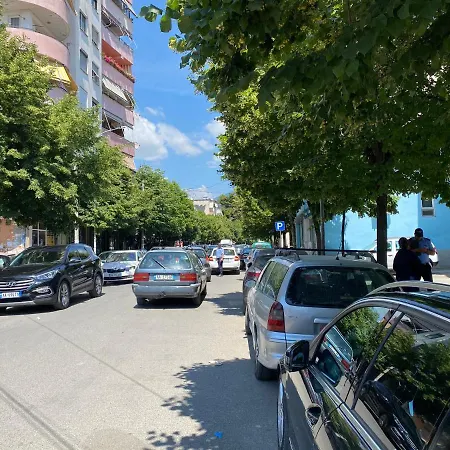 Apartamento Modern And Classic 2-Bedroom Unit Apt. In Tirana Tirana