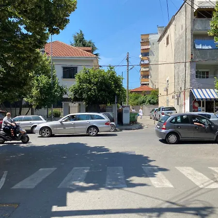 Modern And Classic 2-Bedroom Unit Apt. In Tirana Apartamento *