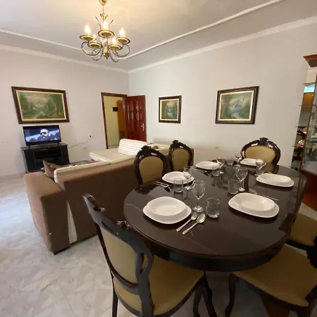 Modern And Classic 2-Bedroom Unit Apt. In Tirana *