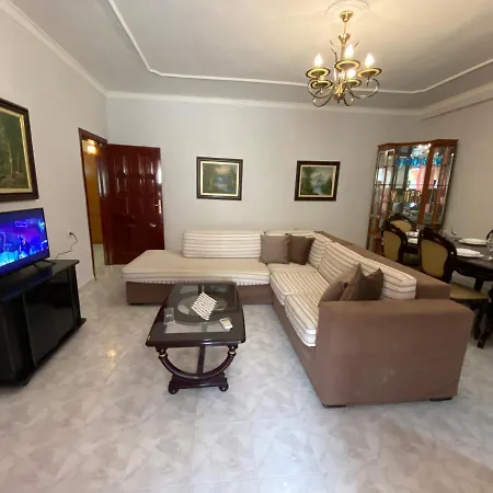Modern And Classic 2-Bedroom Unit Apt. In Tirana *